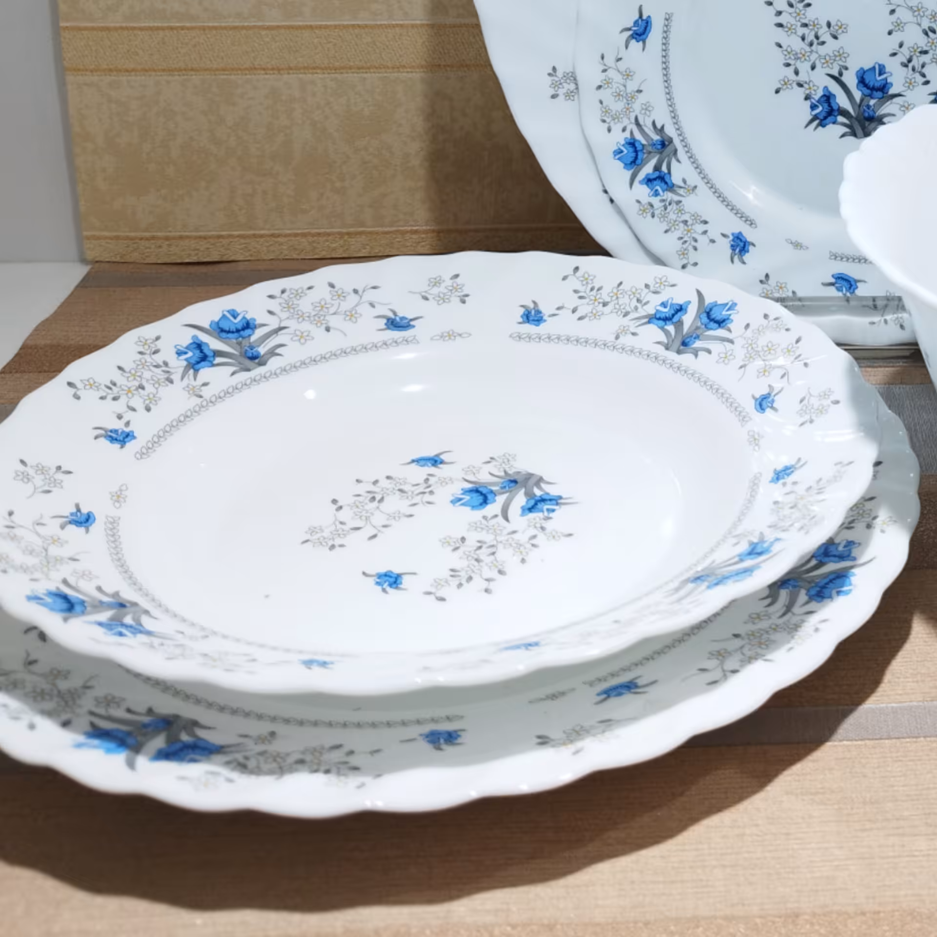 بشقاب خورشت خوری آرکوپال بشقاب گود آرکوپال گل آبی کد 120 سبک و با کیفیت مارک پارس اپال دست 6 تایی