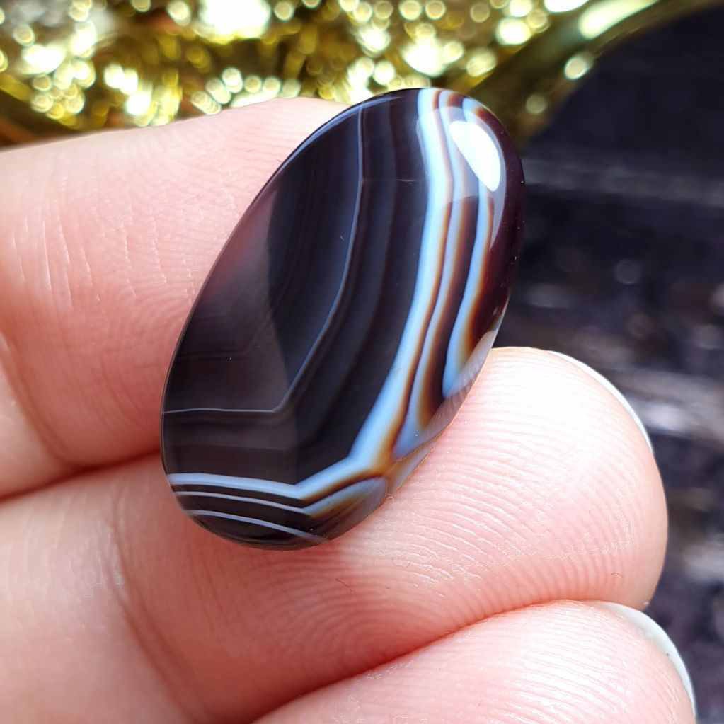 نگین فوق العاده زیبای عقیق سلیمانی خراسانی اصل معدنی
کد 25935