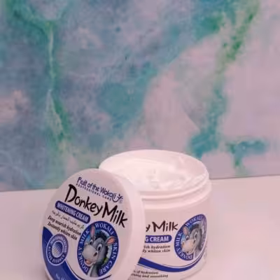 کرم سفیدکننده و آبرسان شیر الاغ