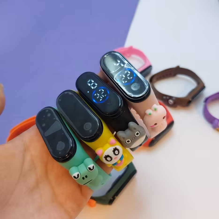 ساعت ال ای دی عروسکی 