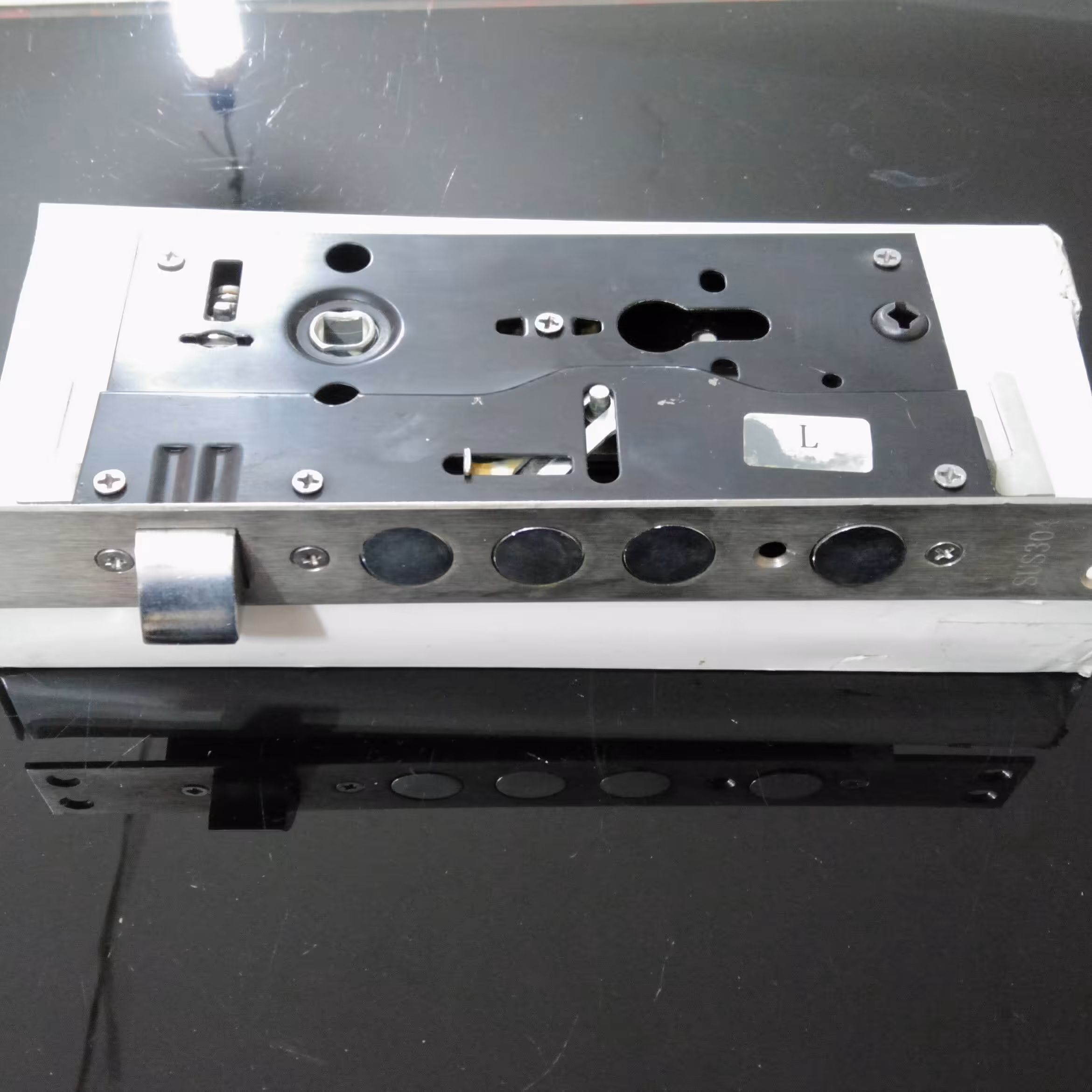 قفل داخلی درب های چینی ضدسرقت