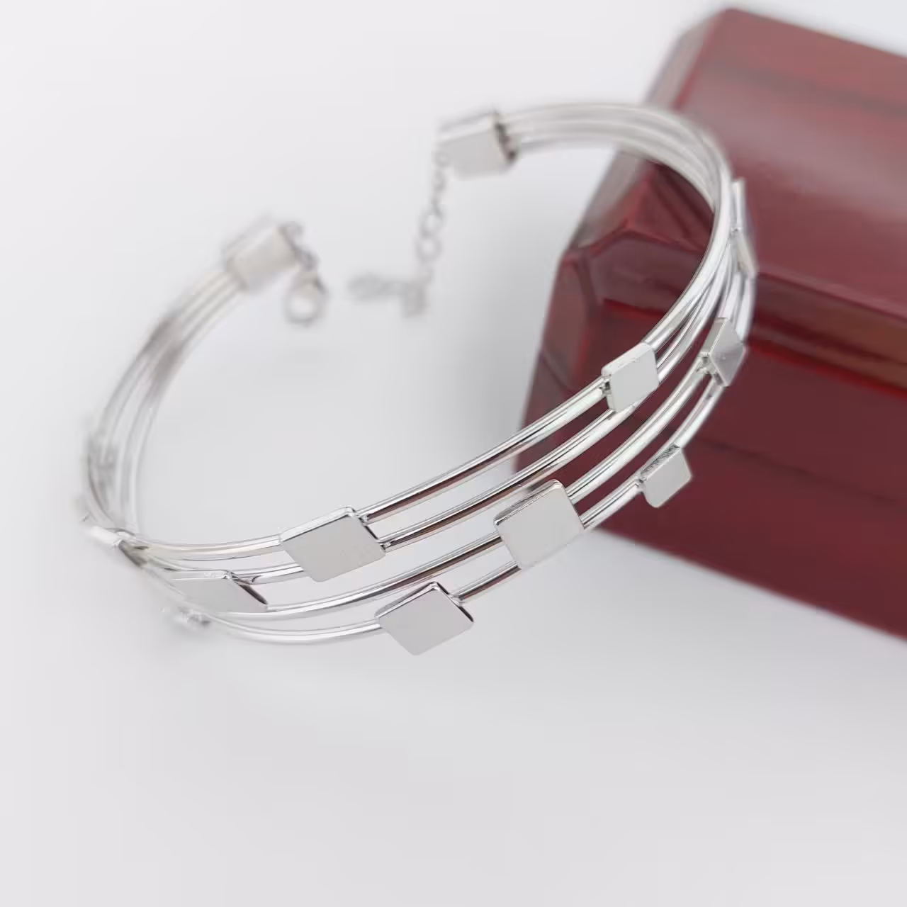 دستبند کد10993طرح طلا.استاینلس استیل.آبکاری طلا.ضدحساسیت.رنگ ثابت