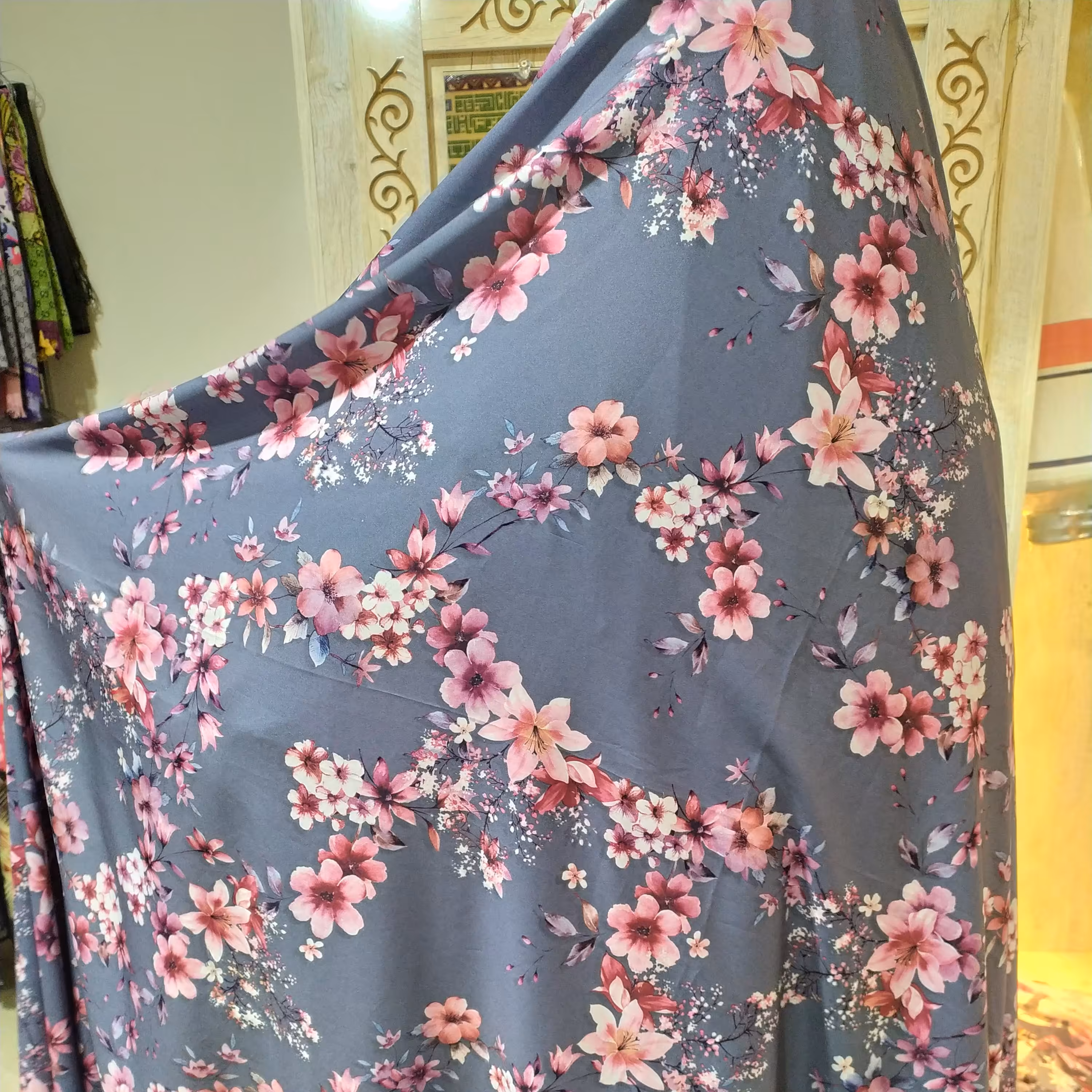 پارچه چادر رنگی سه بعدی  شیک. جنس سوپر سافت   قواره سه مترونیم 