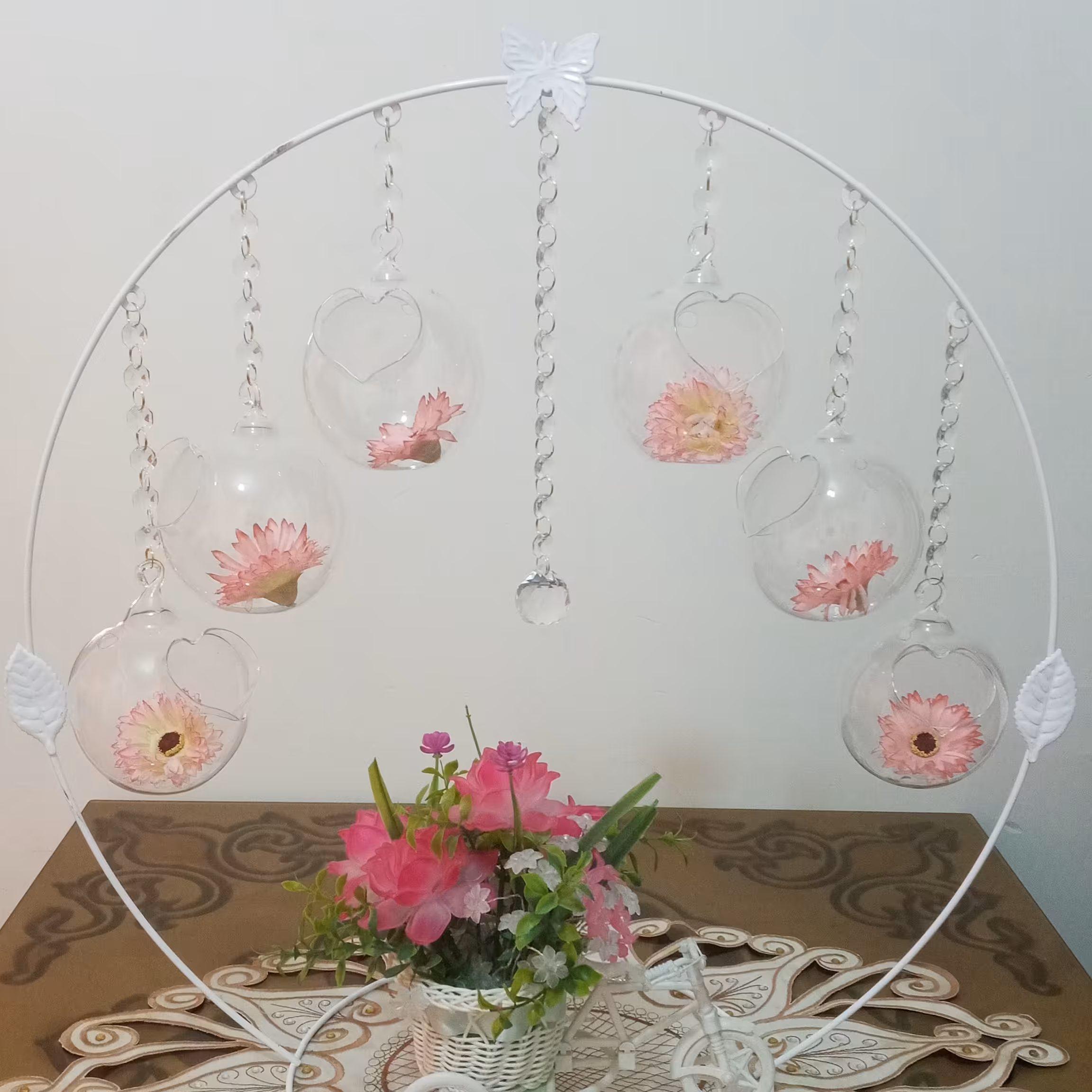 هفت سین با استند فلزی سفید و حباب بلوری