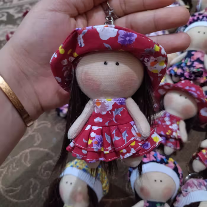 عروسک آویز