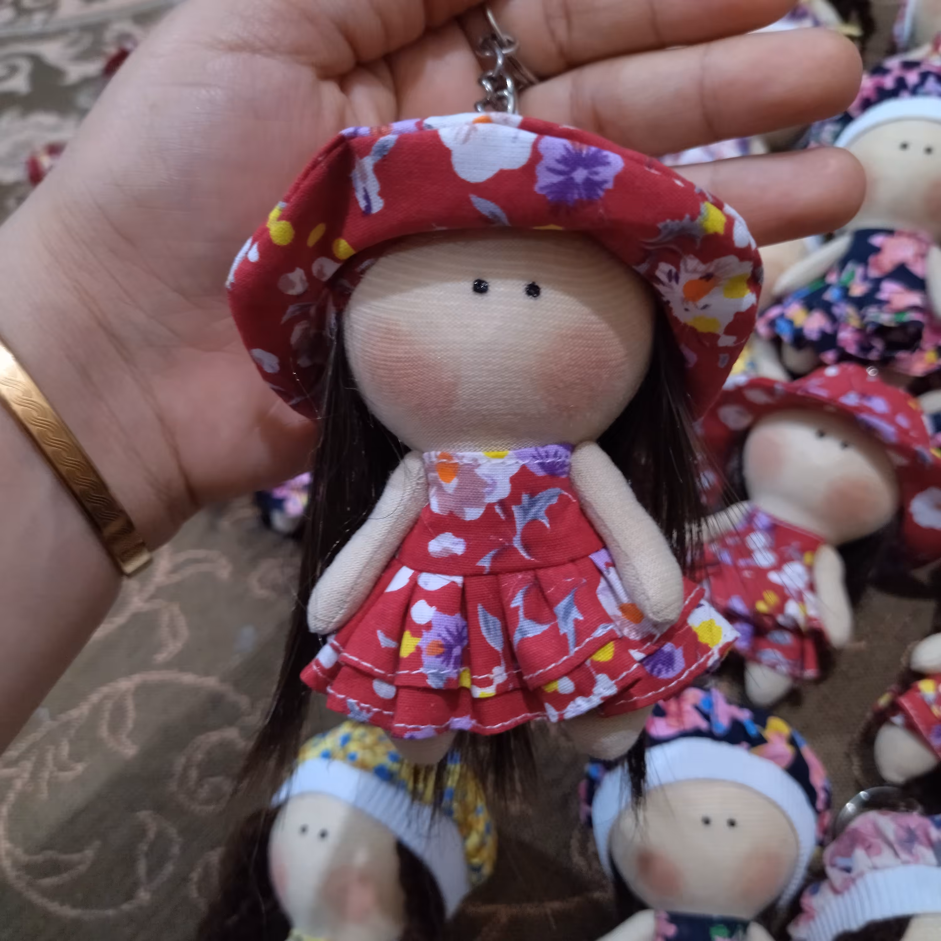 عروسک آویز