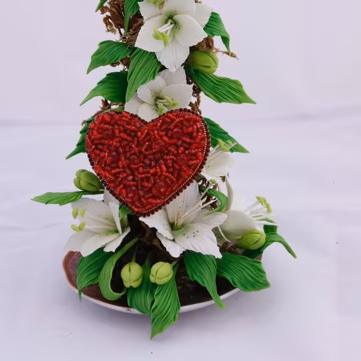 سنجاق سینه جواهردوزی شده دستدوز مدل قلب
 قرمز
دارای سنجاق در پشت کار جهت نصب 
استفاده از متریال با کیفیت
مهرها ی کریستال