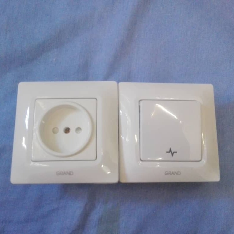 پریز برق عطار
