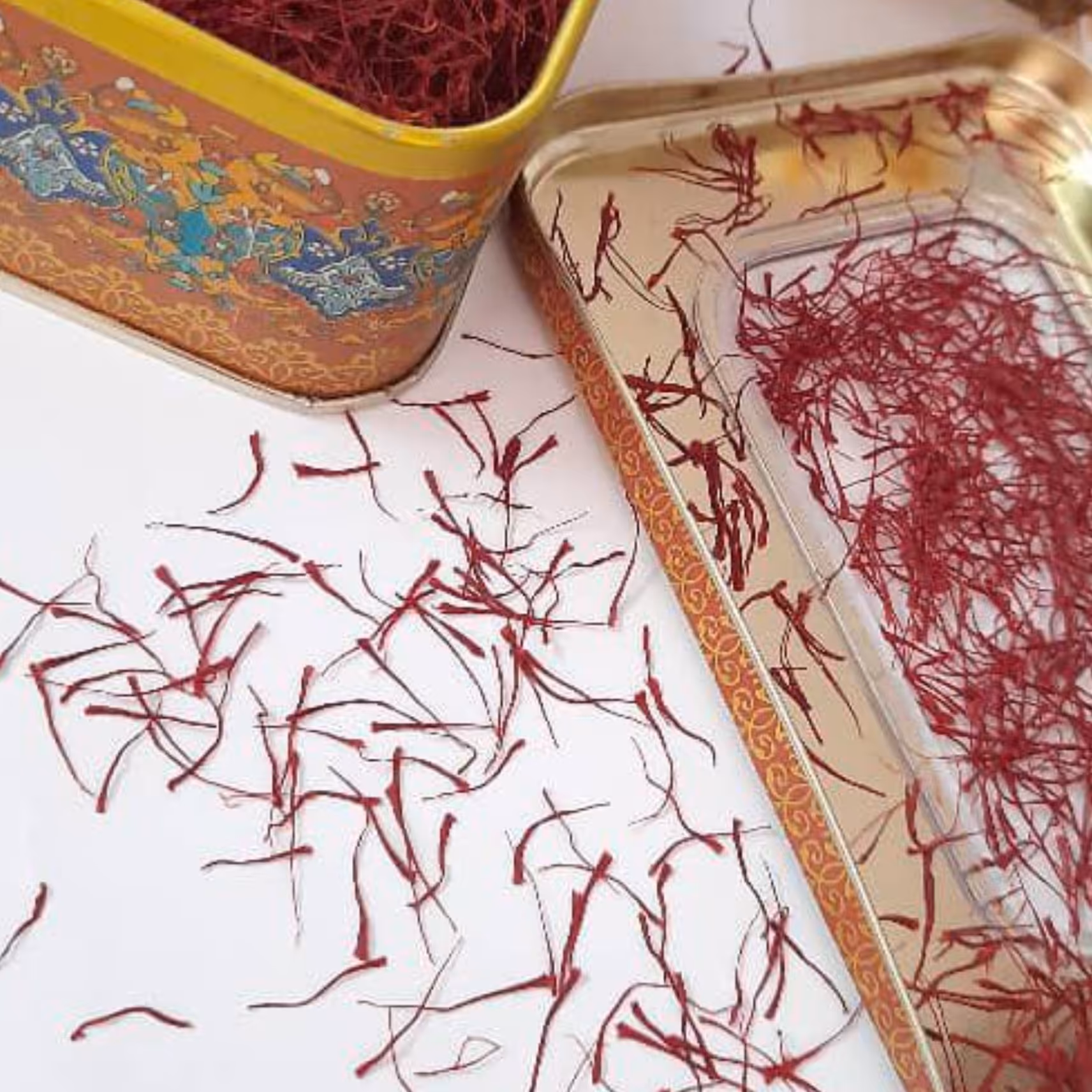 زعفران نگین اصل سنتی یک گرمی با ظرف کریستال مناسب فروش