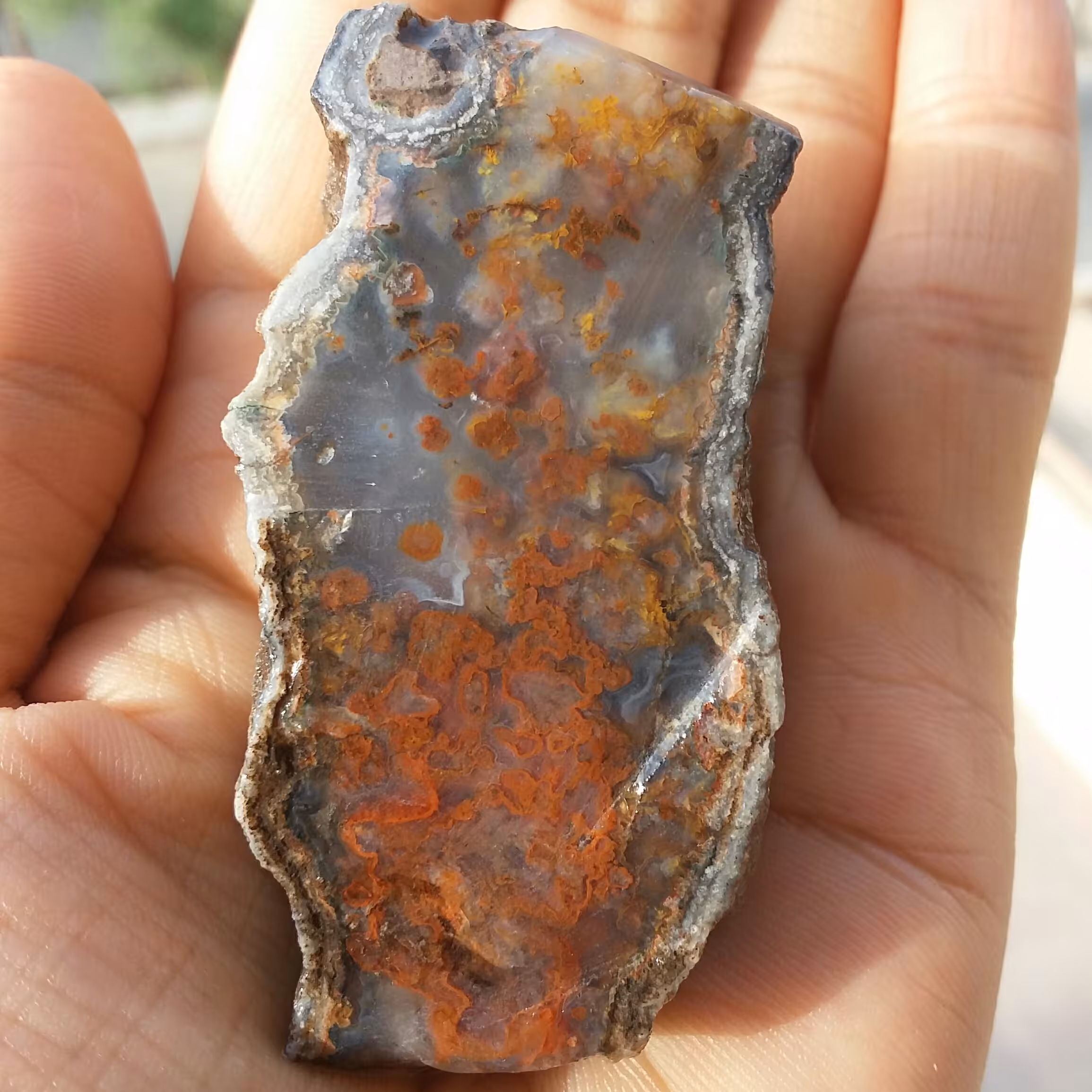 اسلایس سنگ راف عقیق شجر دریایی 7رنگ محشر صد در 100 طبیعی شاا ااهکار خلقت
با قابلیت ساخت چند نگین فوق العاده
دو طرفه