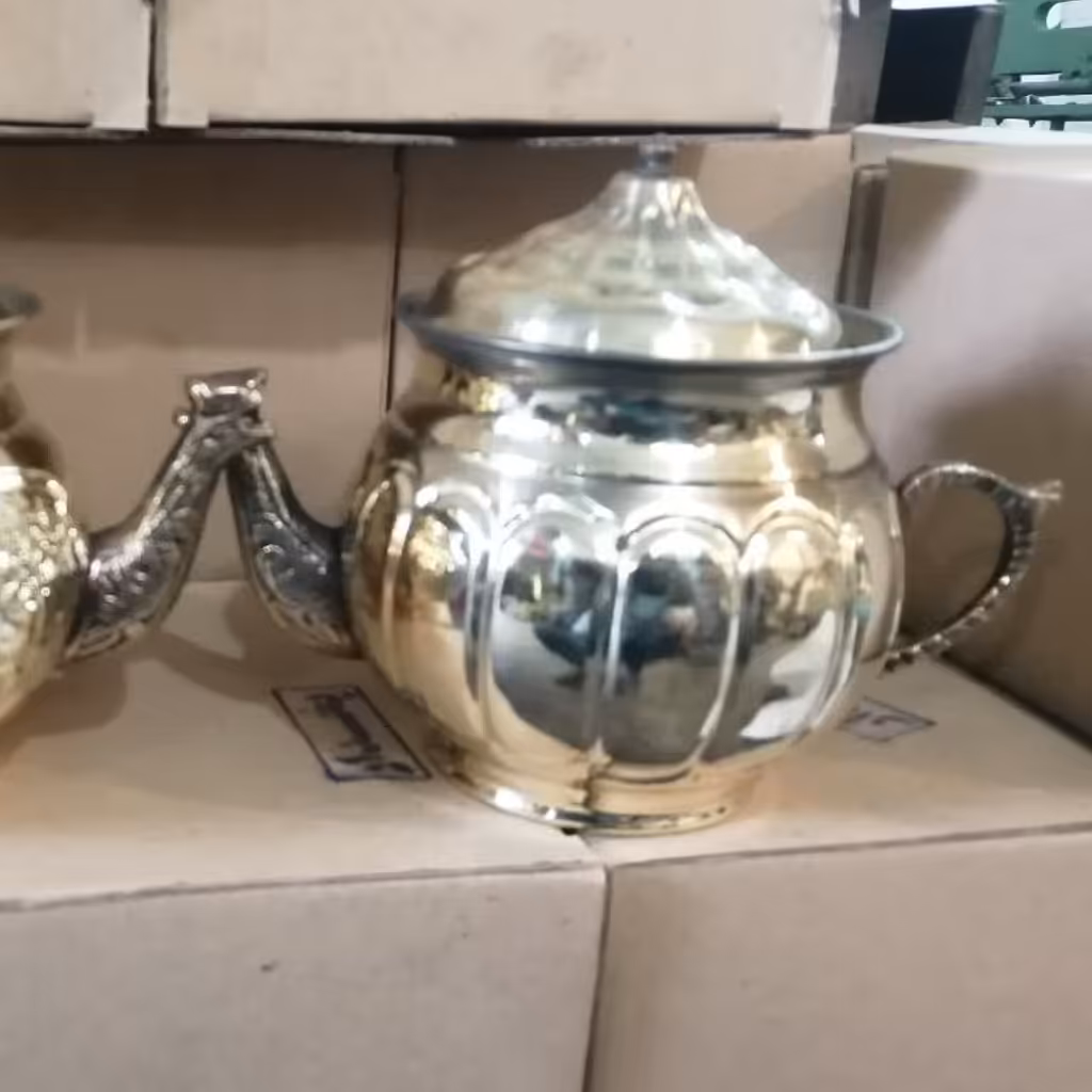 قوری برنجی طرح خطی سایز 6