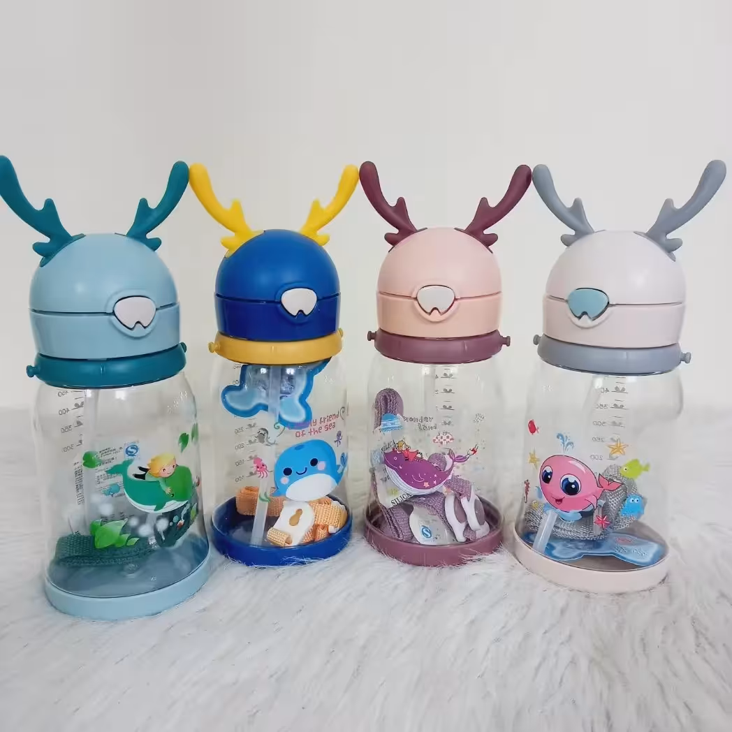 قمقمه وارداتی نشکن کودک،نی دار،با بند قابل تنظیم،در3مدل ،550میلی ایتر حجم دارد