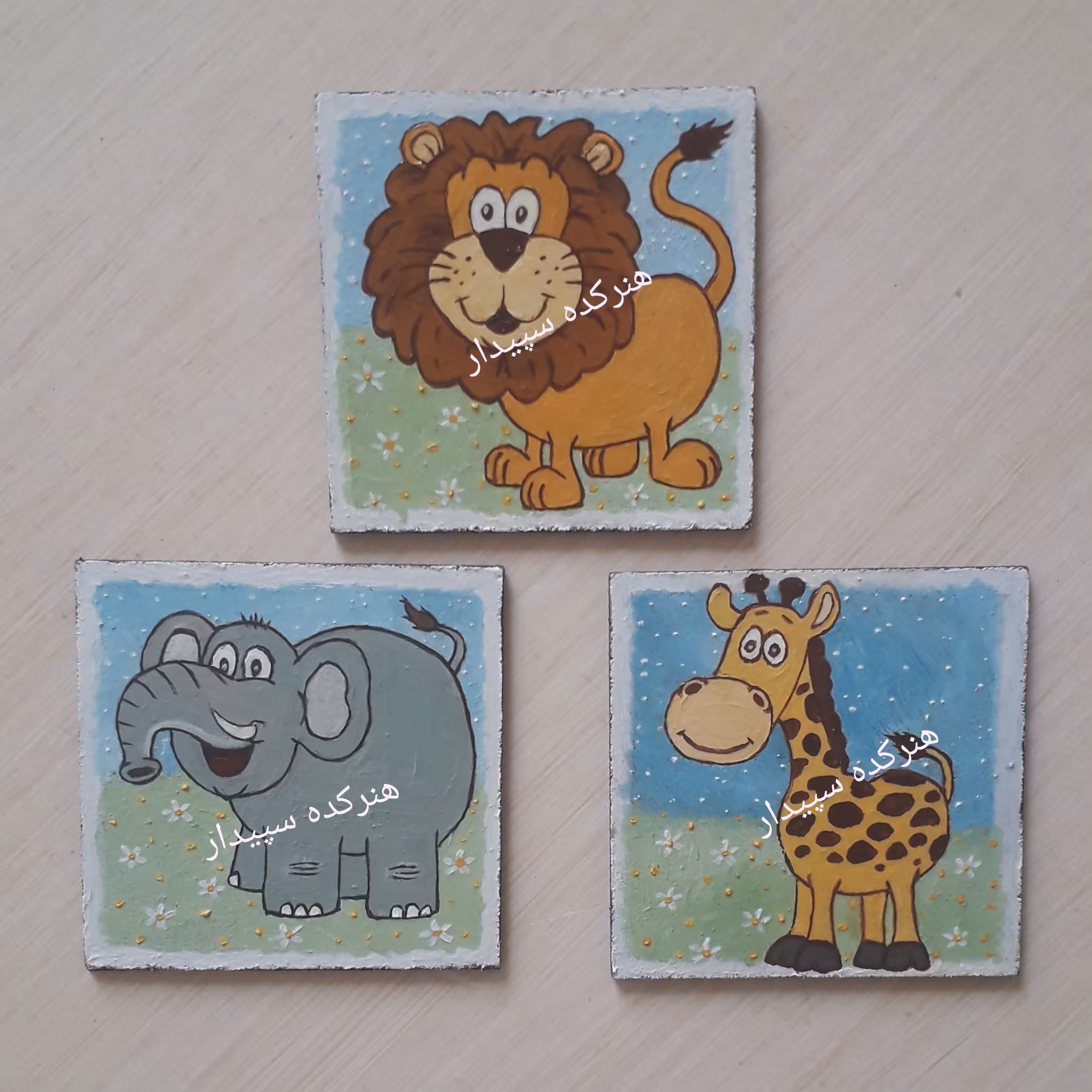 نقاشی برچسبی 3تایی حیوانات جنگل شیر فیل زرافه رنگ روغن روی چوب