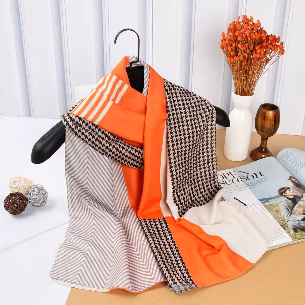 شال سوپر نخ  رنگ نارنجی و سفید طرح پیچازی  ارسال رایگان 