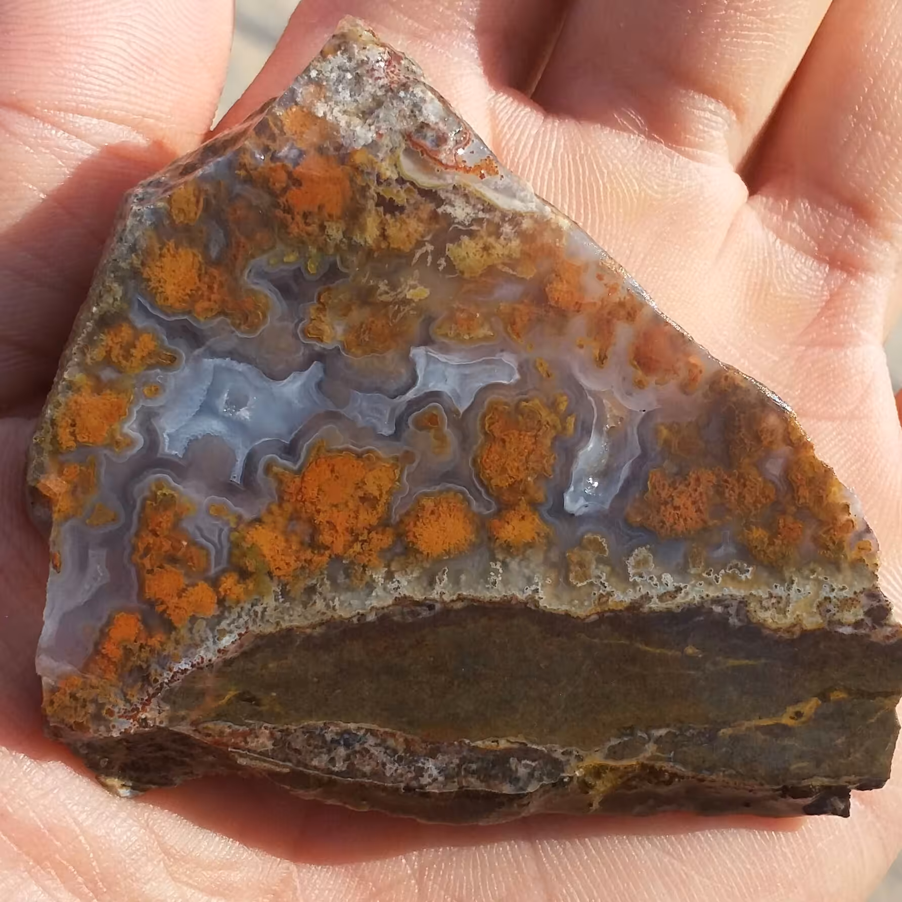 اسلایس سنگ راف عقیق منظره هفت رنگ محشر شاااهکااار خلقت دیدنییییی کاملا طبیعی
با قابلیت ساخت چند نگین فوق العاده
زیبا