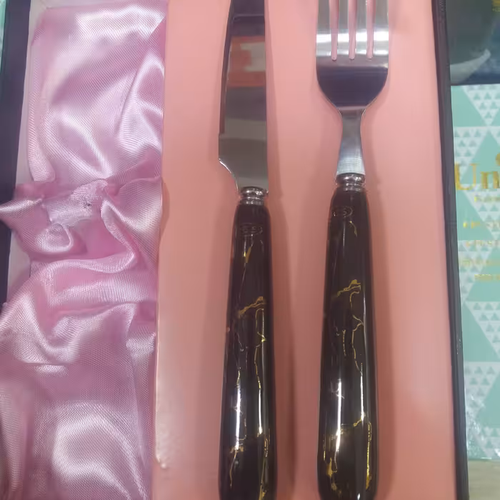 کارد  و چنگال  دسته سرامیکی  مارم  ام جی اس  در رنگهای مشکی و سفید 