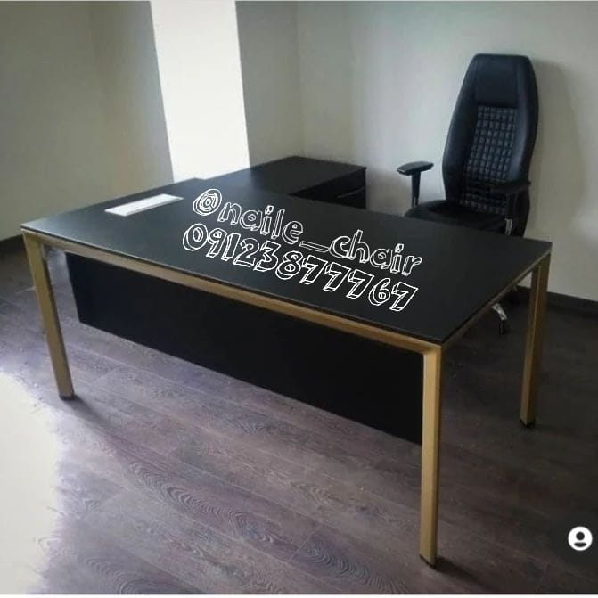 میز مدیریت پایه فلزی