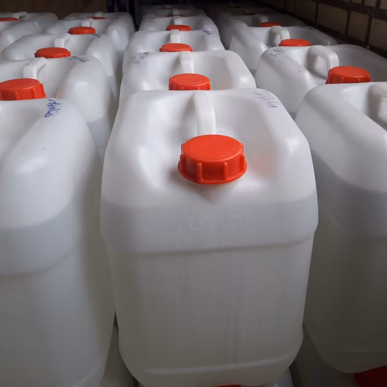 عرق آلوئه ورا( قبل از سفارش اطلاع دهید تا هزینه پست برداشته شده و ارسال از طریق باربری همراه با پس کرایه صورت گیرد)