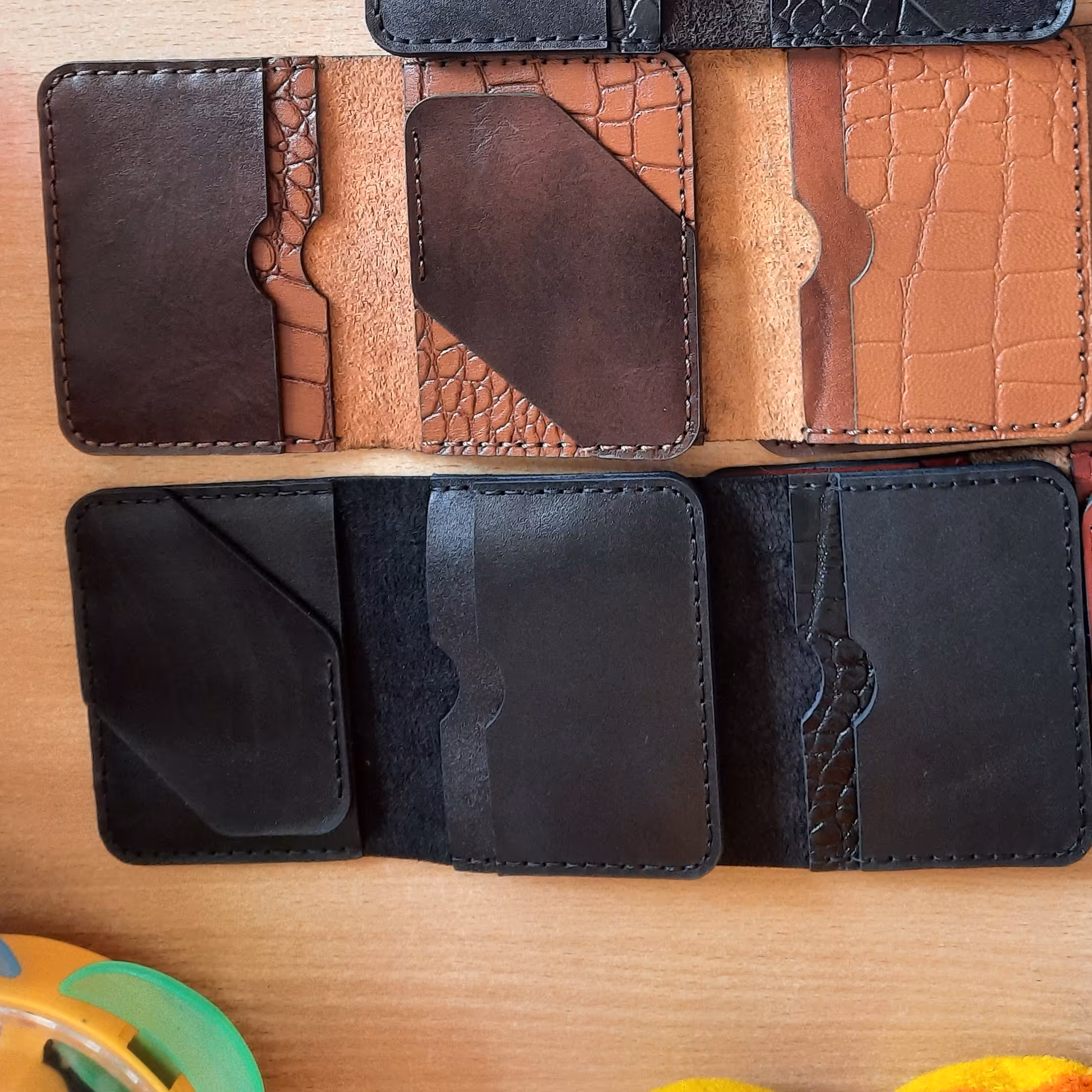 جاکارتی چرم طبیعی گاو دست دوز کد98