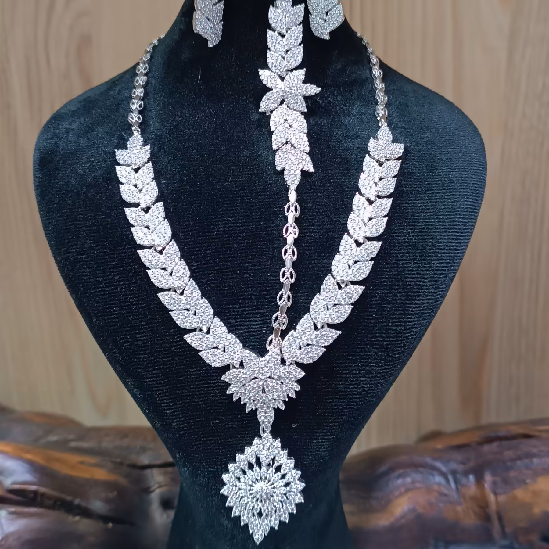 سرویس تمام جواهر .آبکاری رادیوم.سنگهای مخراج کاری شده.با تخفیف50درصد