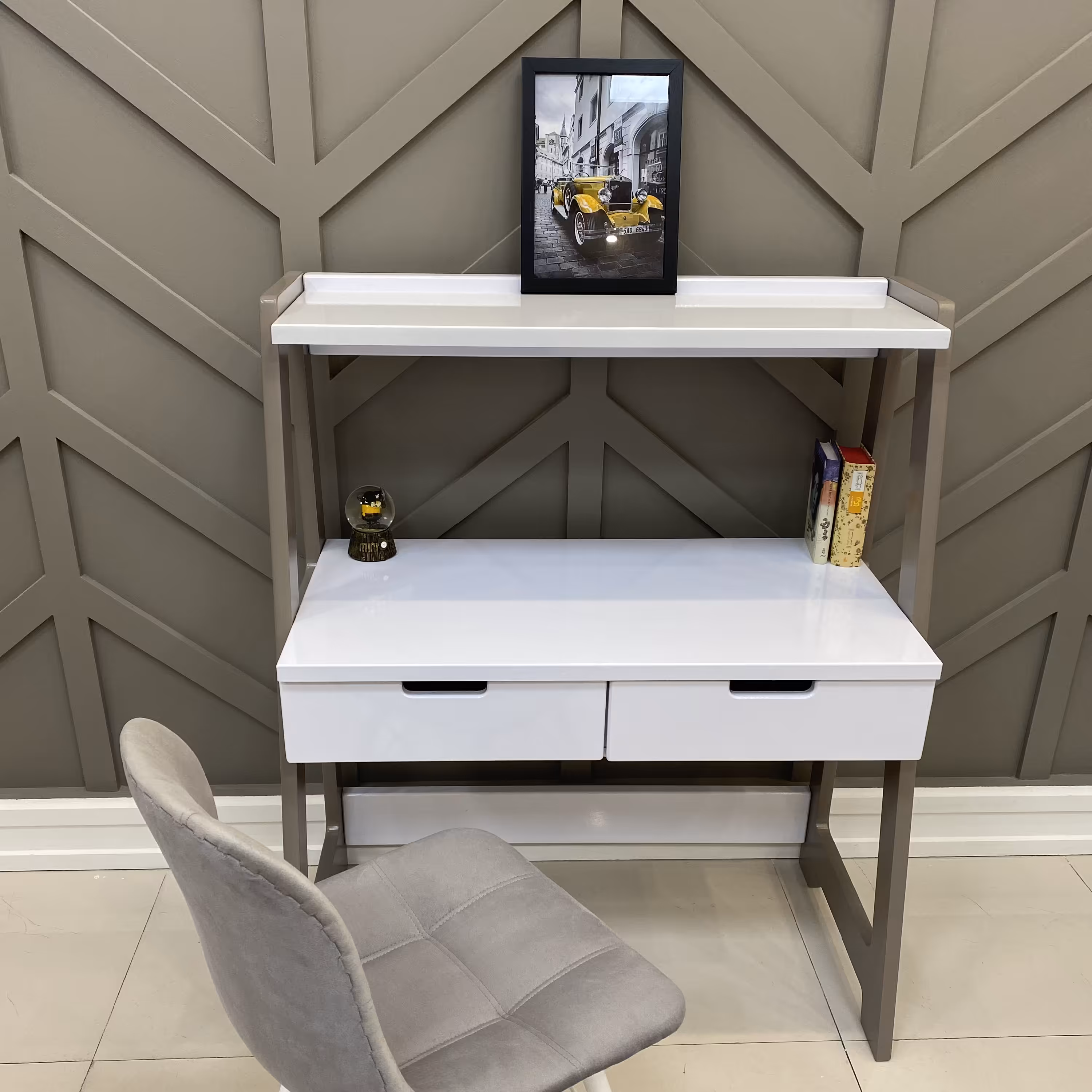 میز تحریر سایز متوسط 