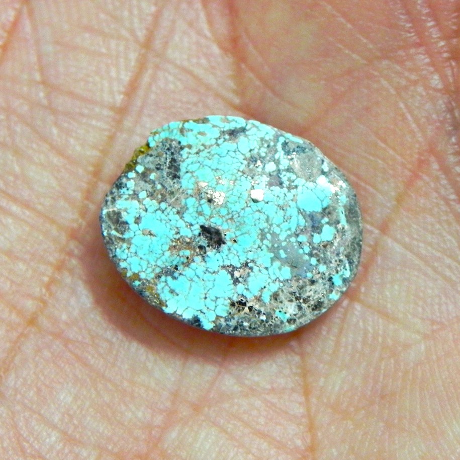 نگین فیروزه نیشابوری اصل معدنی تراش بیضی دامله مناسب انگشتری کد2