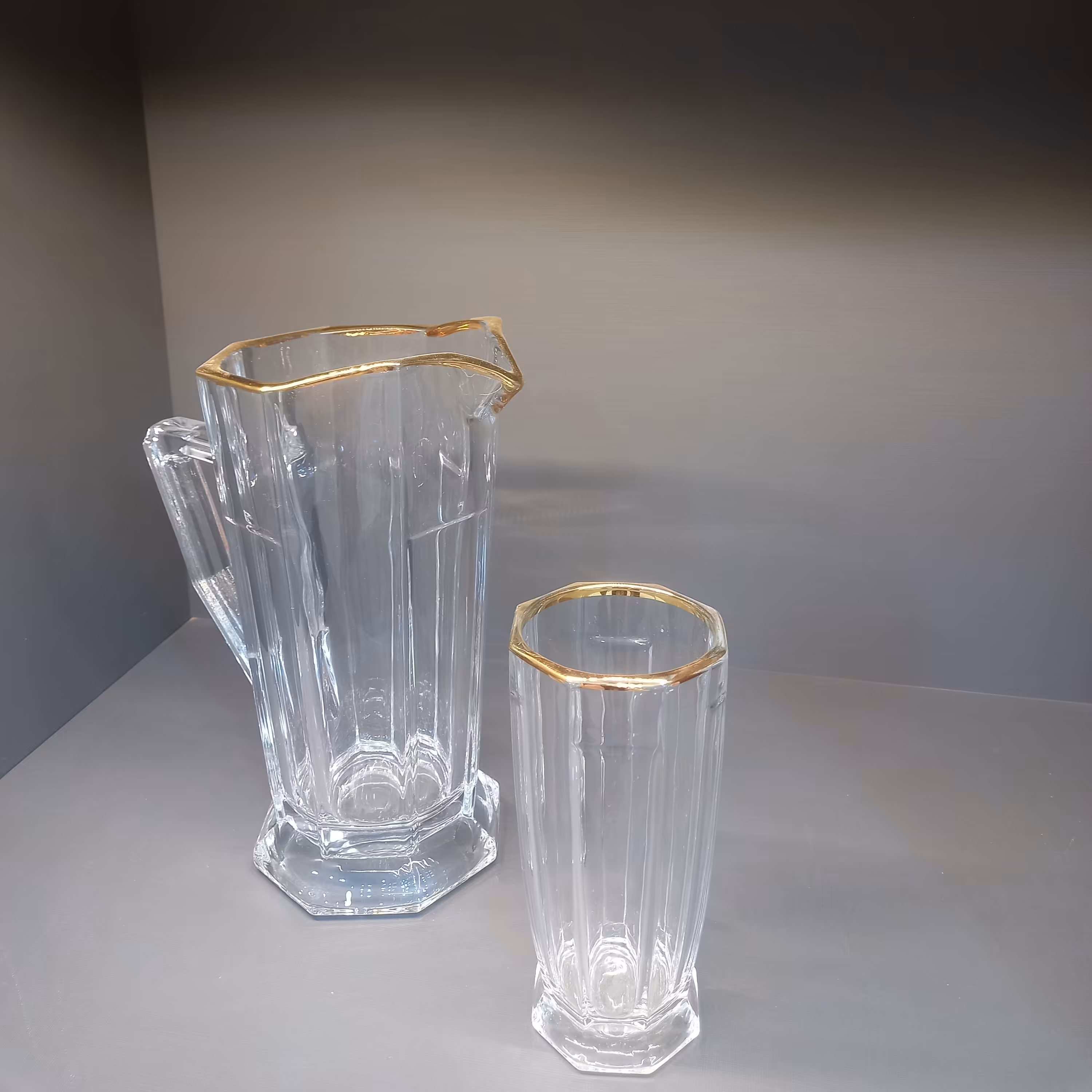 پارچ ولیوان استیج لب طلا 6عدد لیوان و1 عدد پارچ مناسب برای کادو وپذیرایی