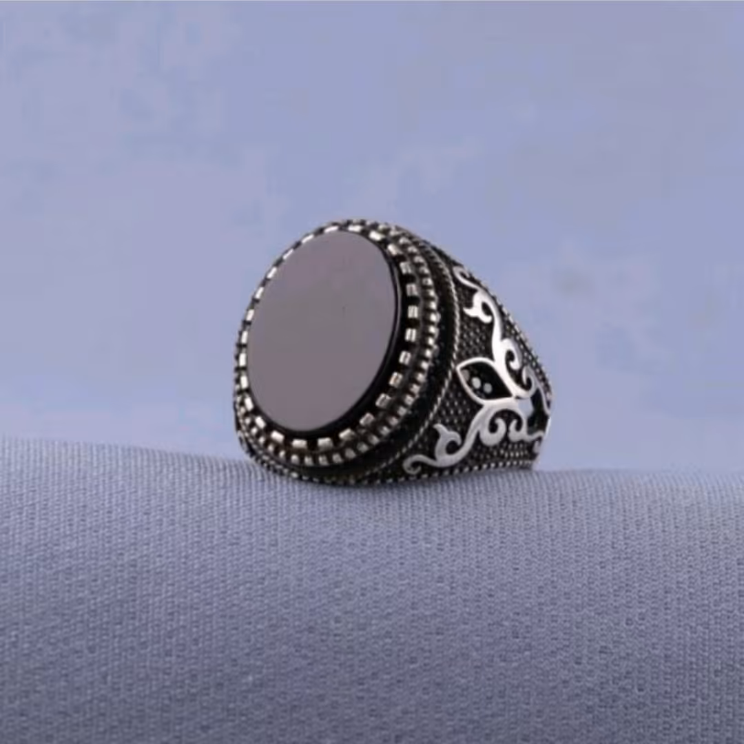  انگشتر نقره اسپرت همراه عقیق مشکی 25