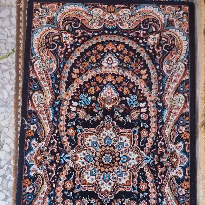 یک جفت پشتی فرشی 700 شانه صددرصد نخ سایز 50 در 100 سانت پس کرایه