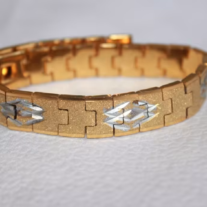 دستبند استیل طلایی