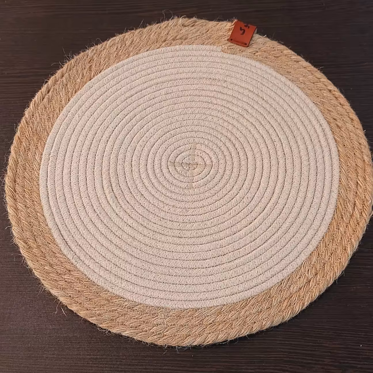 زیر بشقابی و رومیزی 