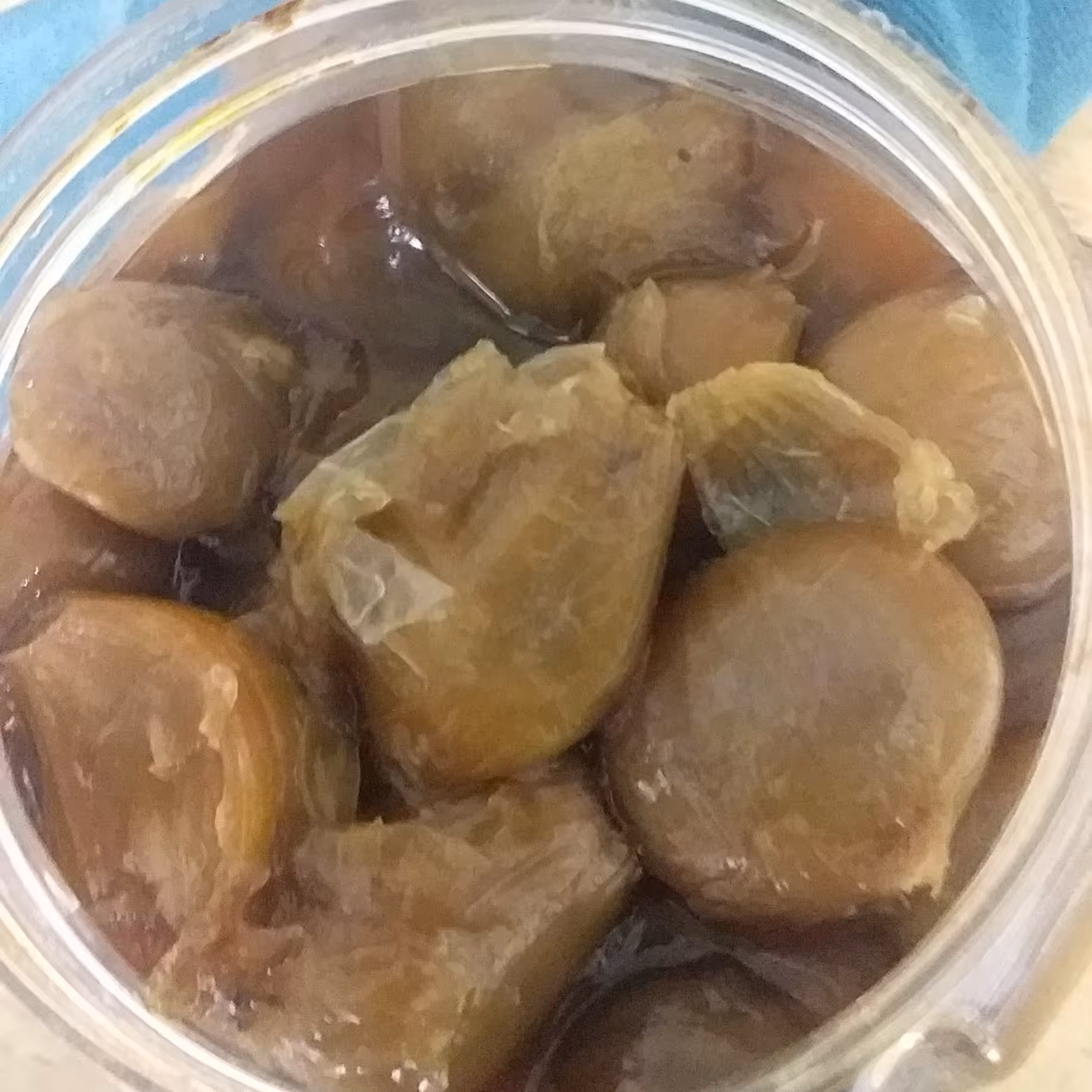 سیرترشی 9ساله همدان درجه یک درظرفهای 1.6کیلویی نرم و خوشمزه