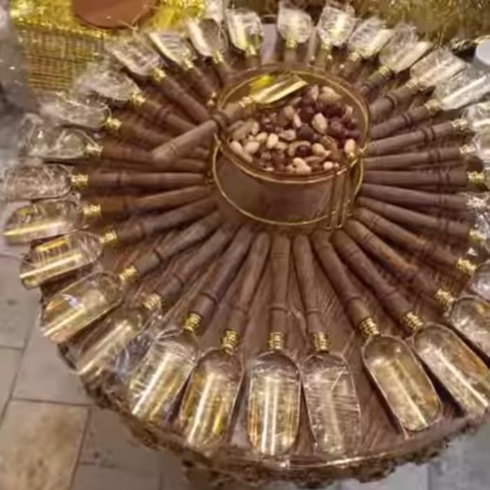 قاشق آجیل طلایی دسته چوبی