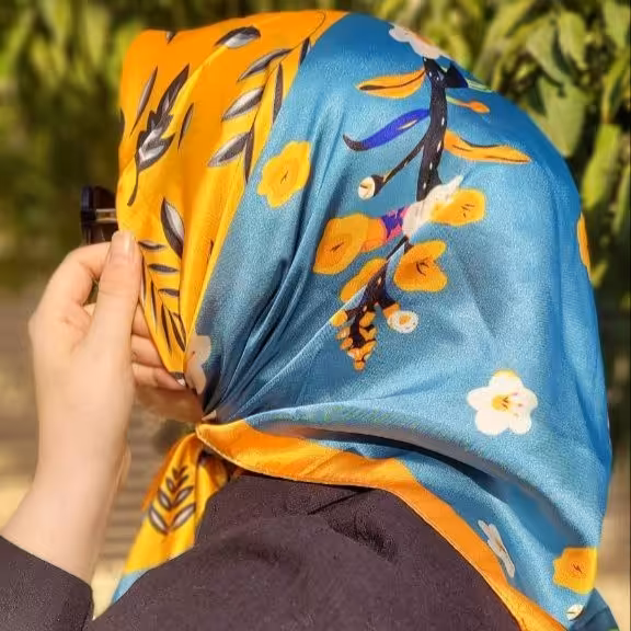 روسری نارنجی 