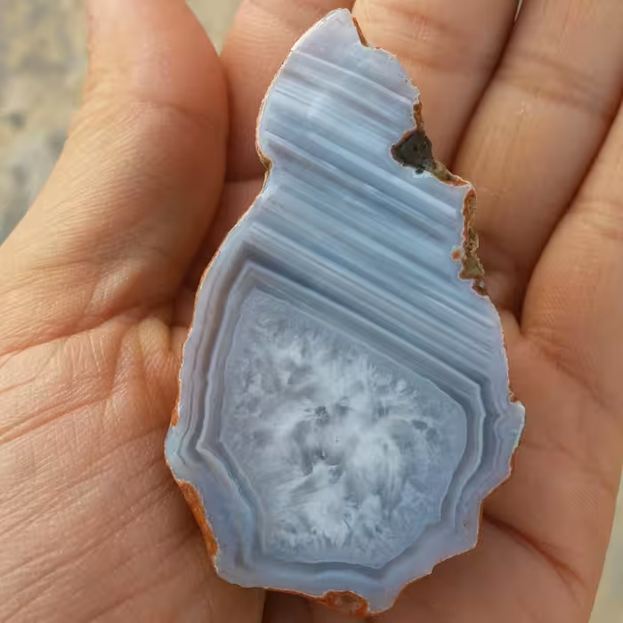 اسلایس سنگ راف عقیق سلیمانی سه بعدی خطی منظم فوق العاده 100 در صد طبیعی شاهکاار خلقت دیدنی
با قابلیت ساخت چند نگین محشر
