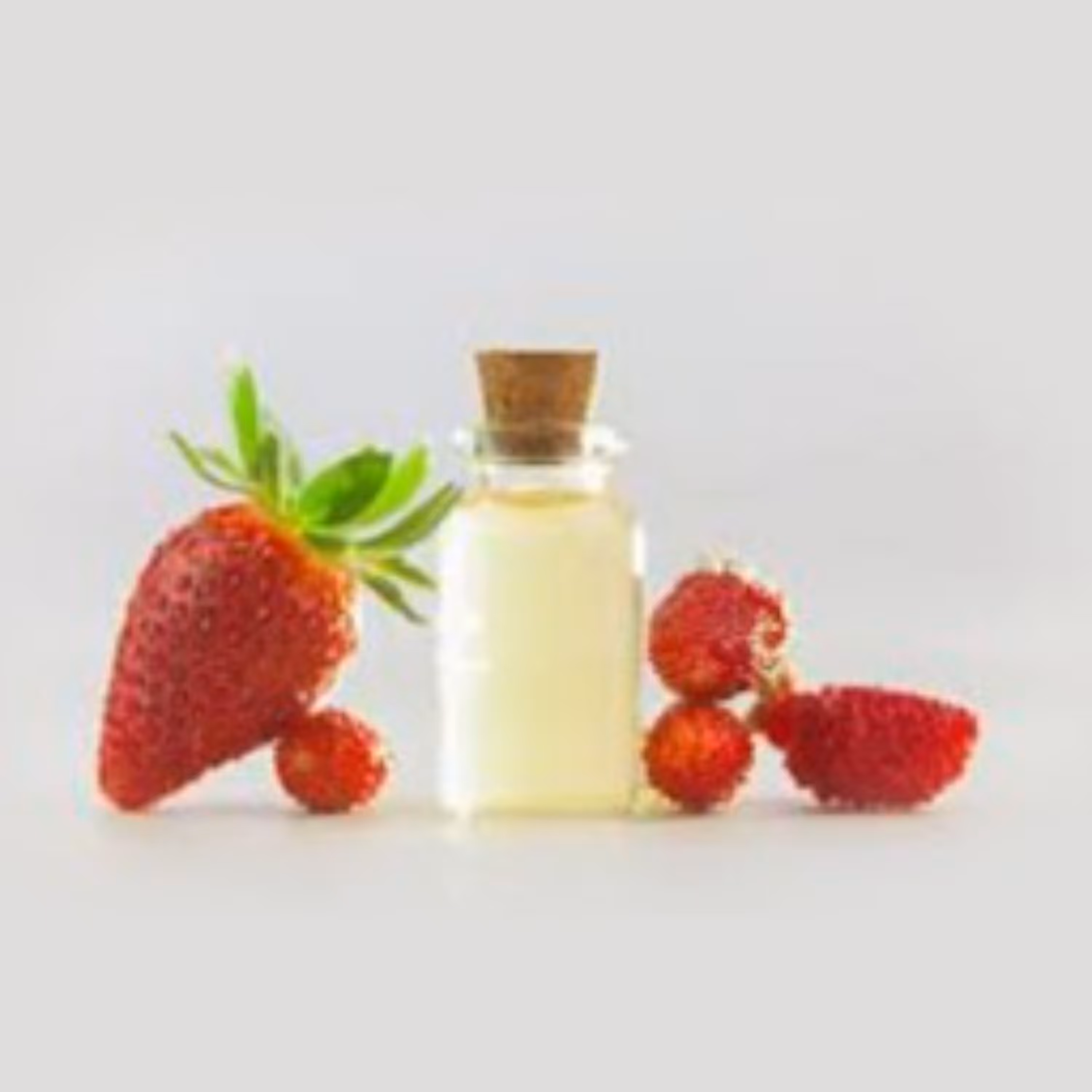 اسانس مایع توت فرنگی درجه یک در بسته بندی500 گرمی 
