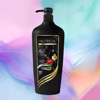 شامپو کراتینه بدون نمک نعنا و توت فرنگی نوتریکا NUTRICIA مناسب موهای چرب 800 میل