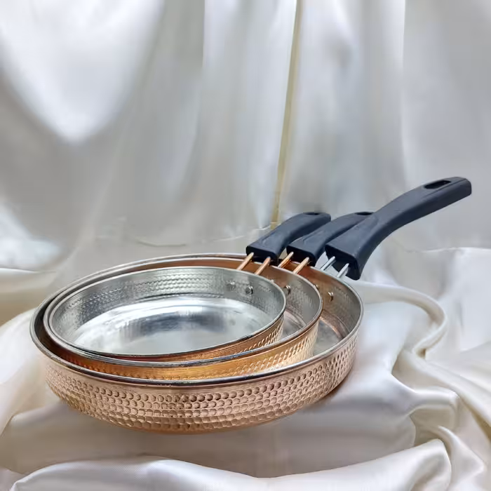 تابه مسی دسته دار چکشی سایز یک- دسته نسوز- قطر 18 سانت