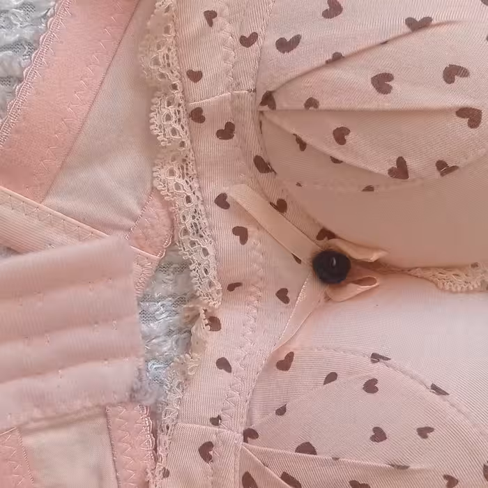 سوتین اسفنجی بدون فنر کاپ متوسط مناسب سایز 70تکرنگ وتک سایز کاملا نخی سه قزنه