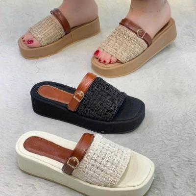 صندل زنانه.