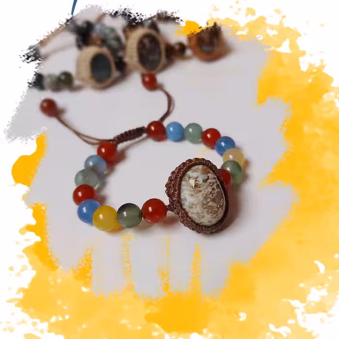 دستبند عقیق ام البنین و نگین عقیق شجر تراش دست دورگیری میکرو مکرومه بافی