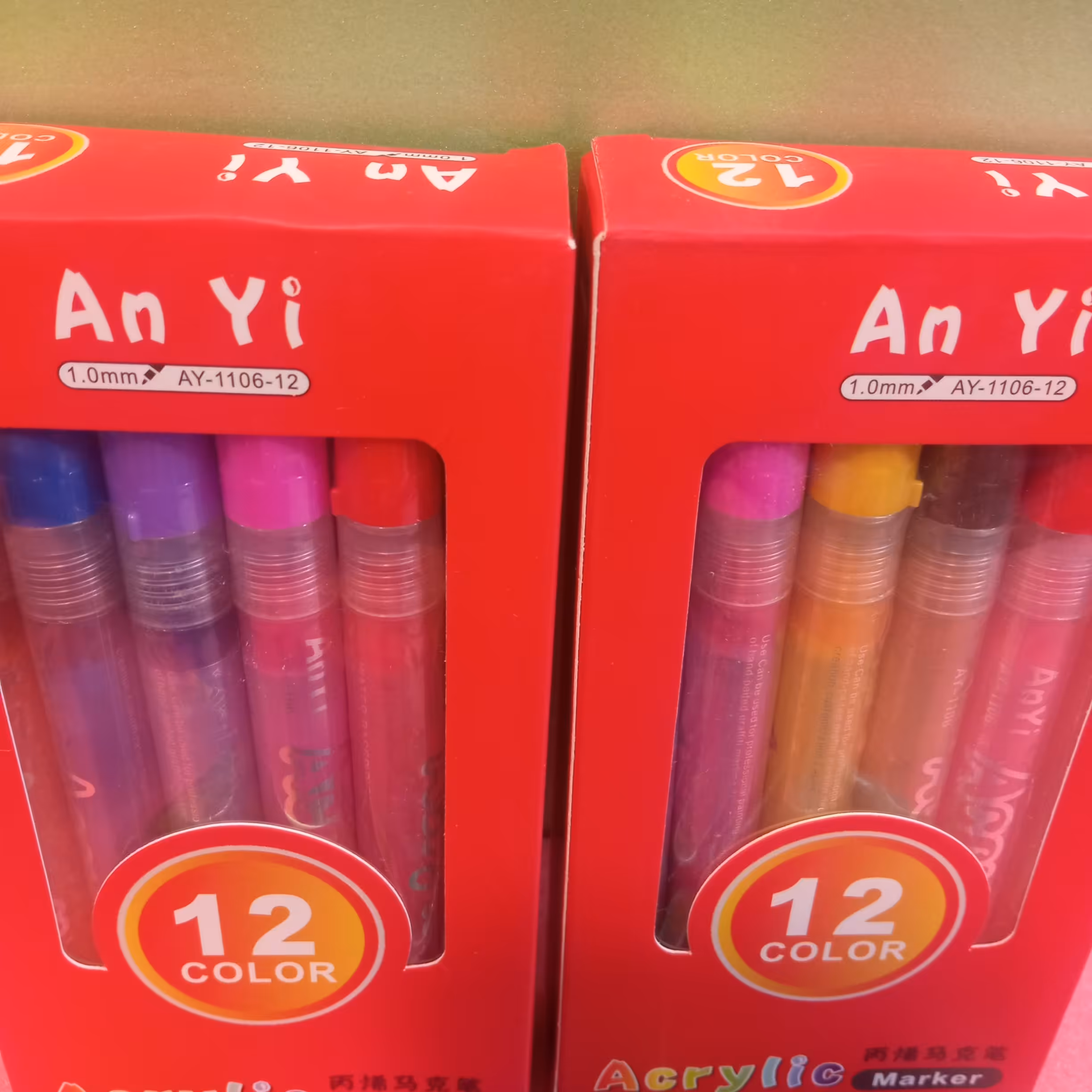 ماژیک اکرلیک  (زردار) در دوازده رنگ با کیفیت عالی 