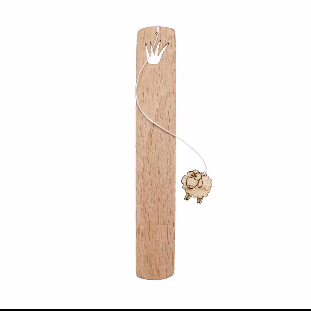 نشانک آویزدار چوبی طرح گوسفند 