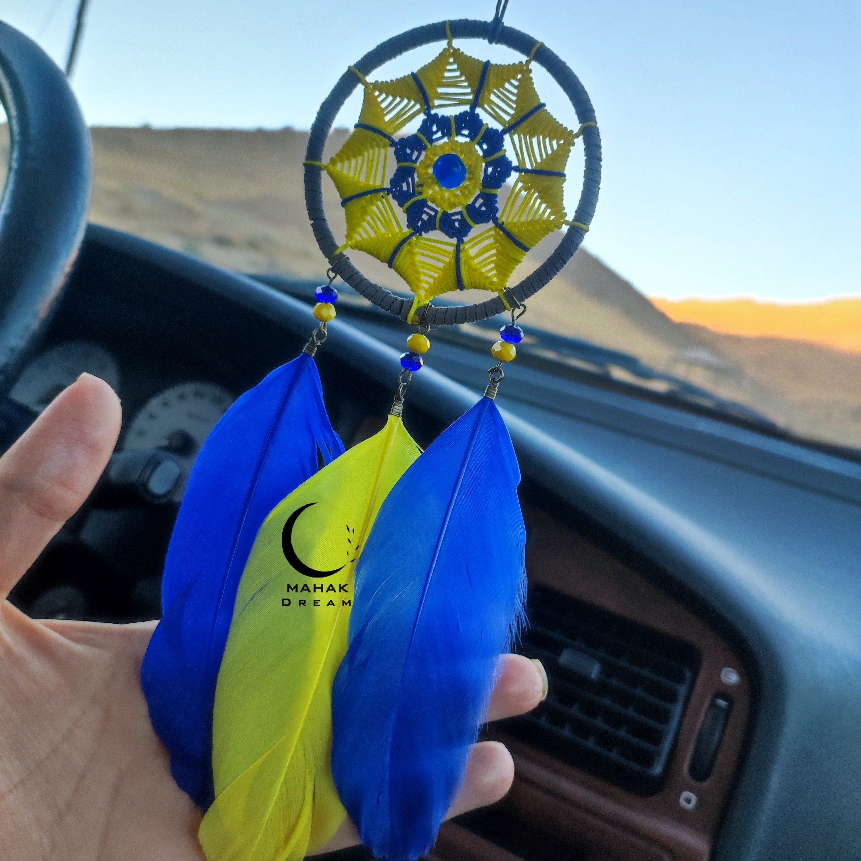 آویز ماشین آبی ،زرد
