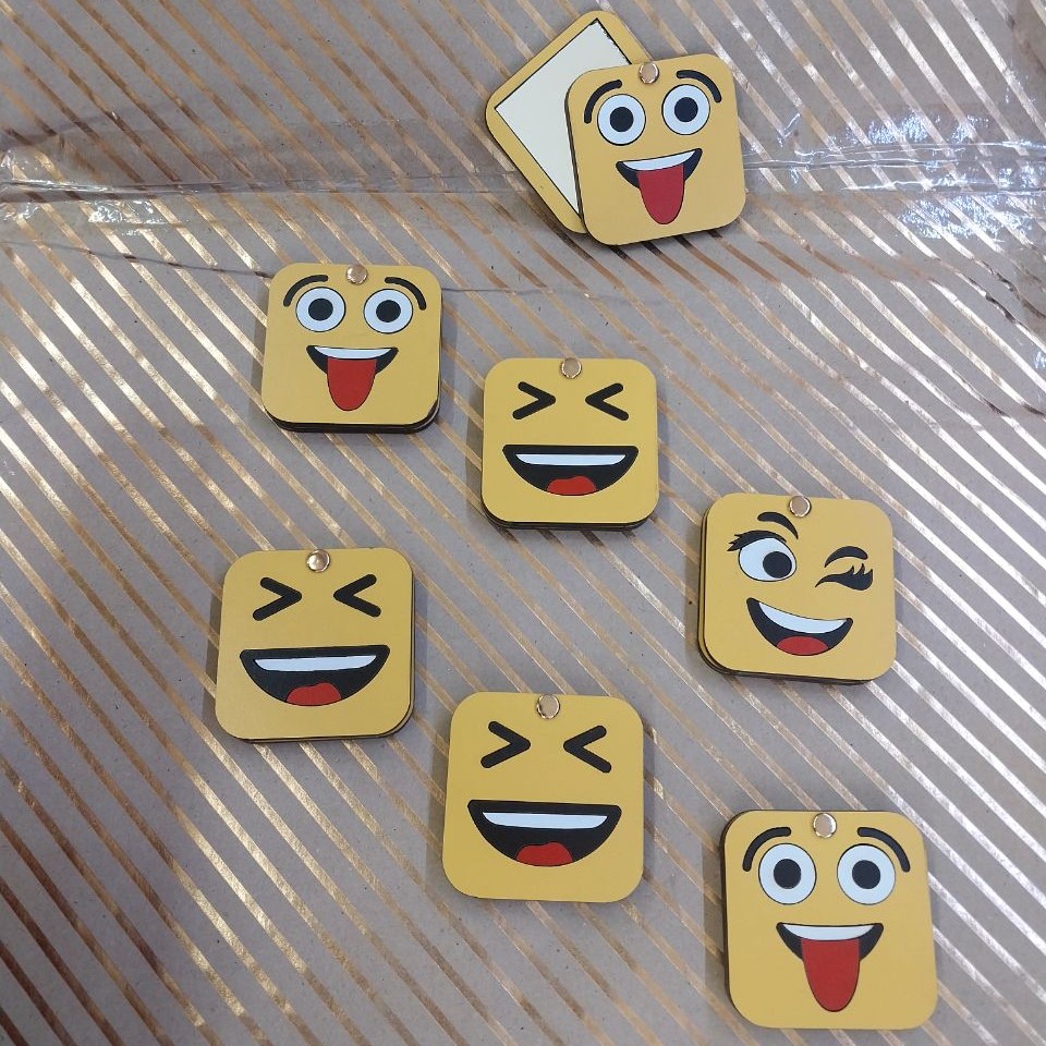 آینه با طرح ایموجی