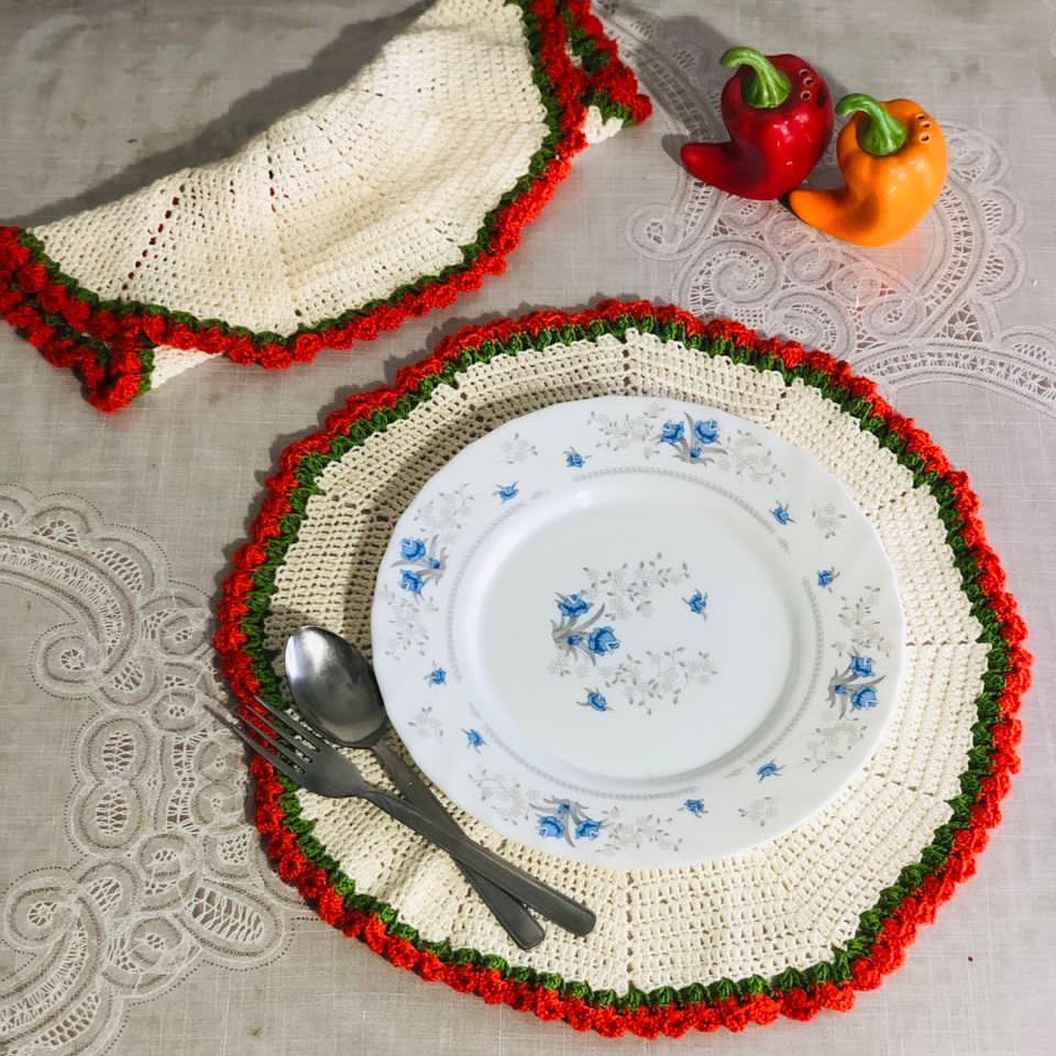 رومیزی زیر بشقابی زیر لیوانی دست بافت بافتی ظریف و بسیار شیک