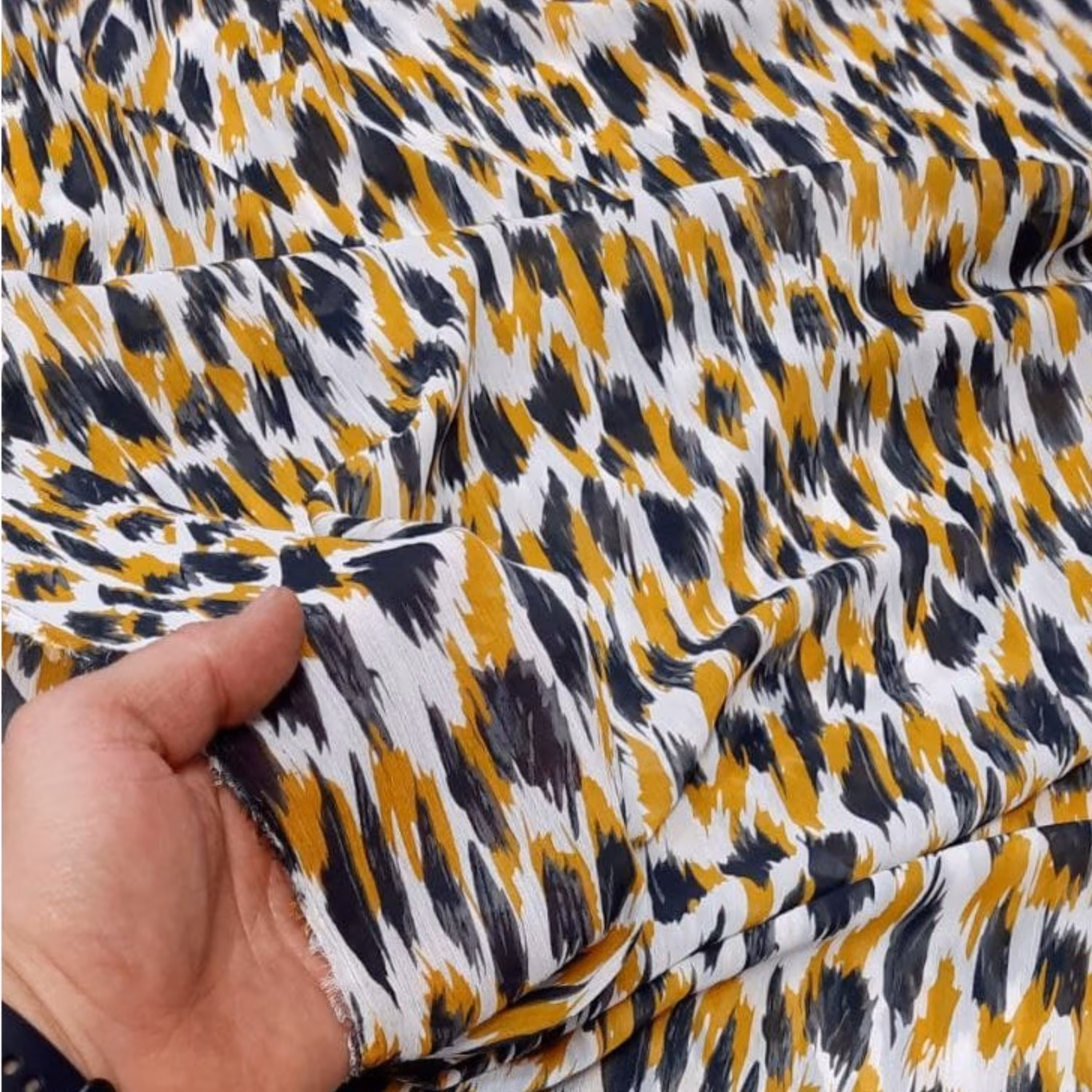 پارچه حریر ژرژت گرم بالا اصلی عرض 150 (مناسب شومیز پیراهن شال روسری و....) (11)