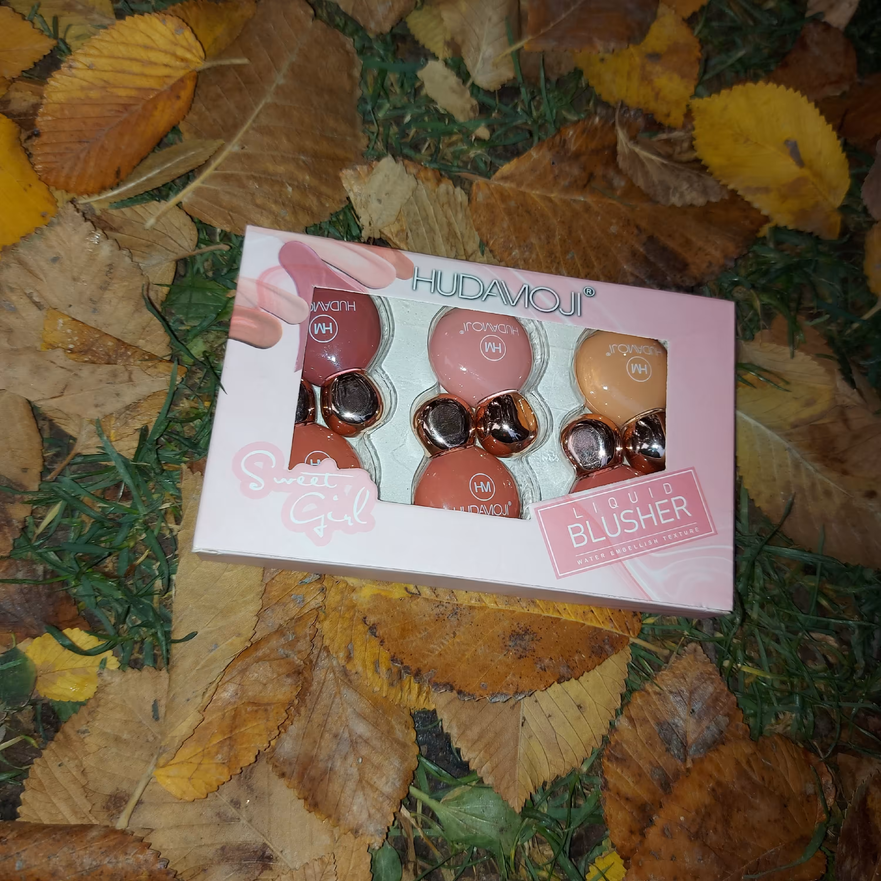 رژگونه 6 رنگ مختلف و مایع برند هدی موجی