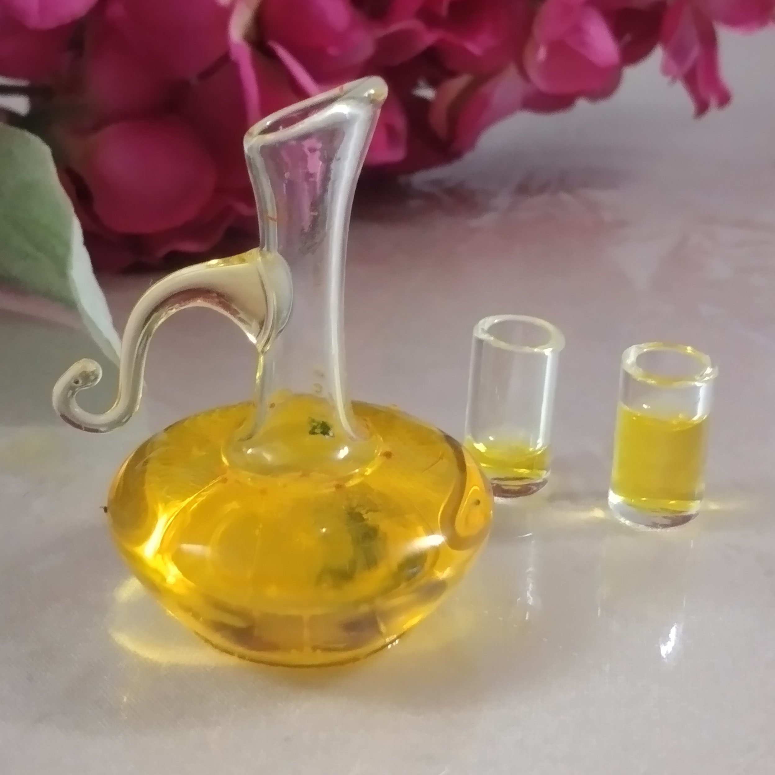 تنگ و لیوان شیشه ای مینیاتوری