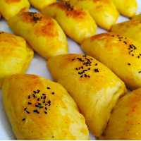 پیراشکی مرغ و قارچ  10 عددی، پخت روز (پس کرایه)